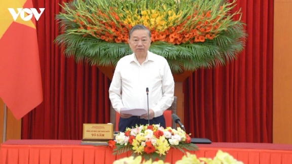 Top Vietnamese leader calls for clearer national development model